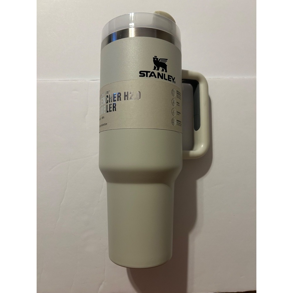 NEW Stanley The Quencher H2.0 FlowState Tumbler 40 oz Cream Beige Insulated Mug
